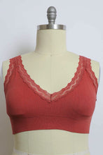 Load image into Gallery viewer, Lace Trim Padded Bralette Plus
