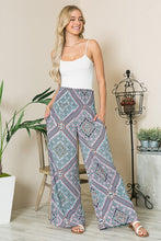 Load image into Gallery viewer, Smocked Wide Leg Pants
