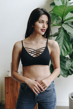 Load image into Gallery viewer, Interwoven Strappy Front Bralette
